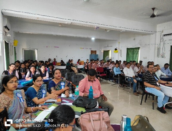 Participation of Students and Teachers in National Seminar